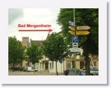 P7030010s * Hier rechts der Vorfahrtsstrasse entlang. Ab jetzt geht es bis stadtauswrts
immer Richtung Bad Mergentheim / Stadtmitte. * 550 x 413 * (87KB)