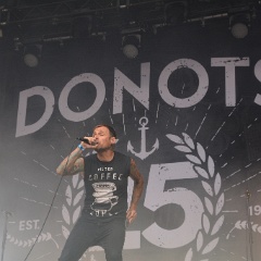 Taubertal-Festival 2019 (SA) - Hauptbühne - Donots  D71 8328